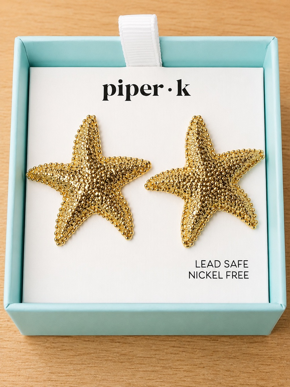 piper·k Gold Starfish Stud Earrings - Picture 5 of 6